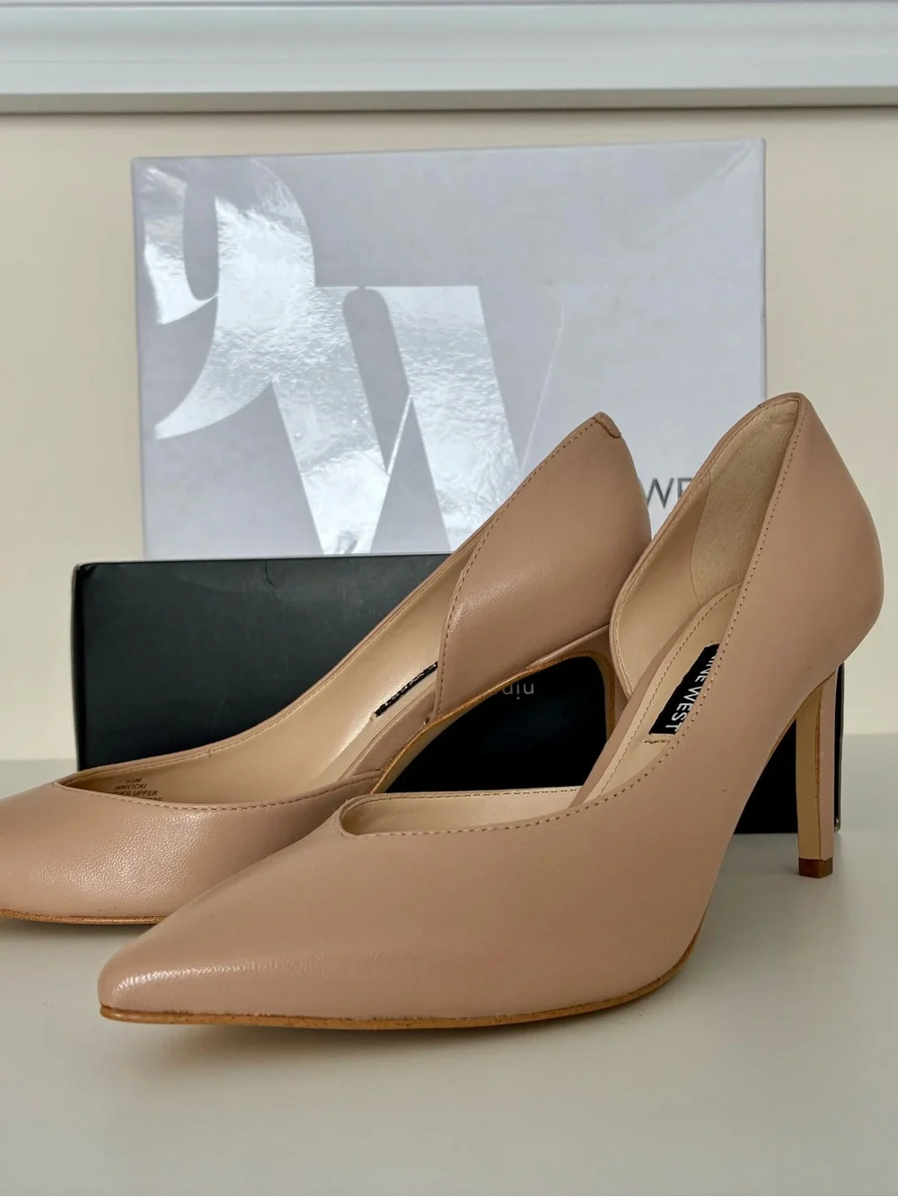 Women's Pointed-Toe High Heel Pump in Nude
